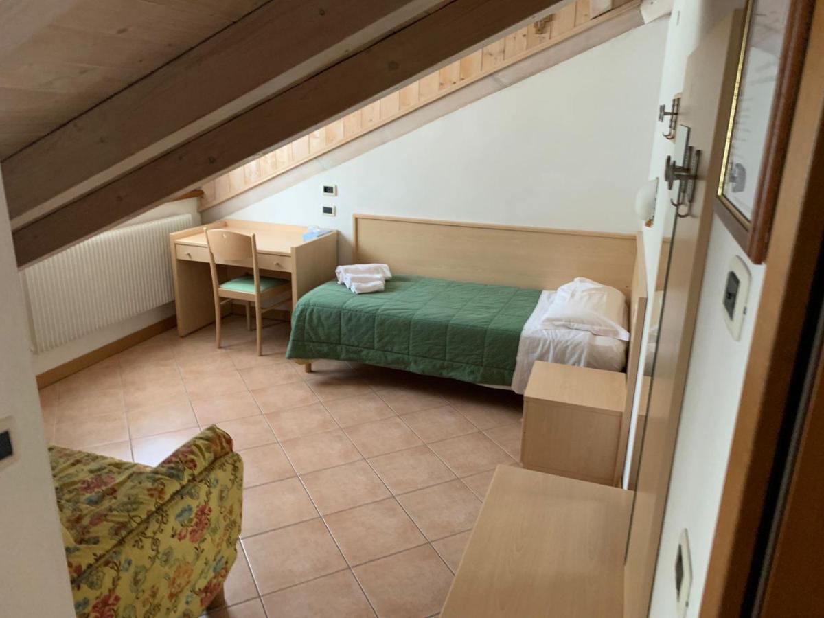 Hotel Garni B&B Maffei Pinzolo Exterior foto